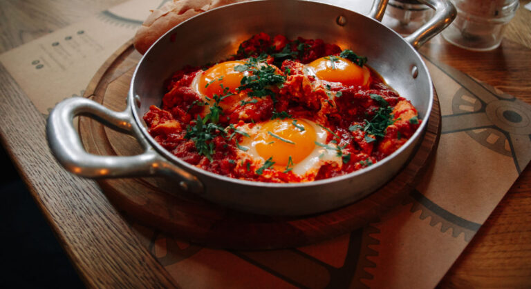 Готовый завтрак, быструю подачу которого обеспечивает автоматизация ресторана