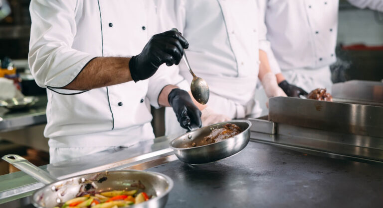 Эффективная работа кухни, которую обеспечивает программа для ресторанов Syrve